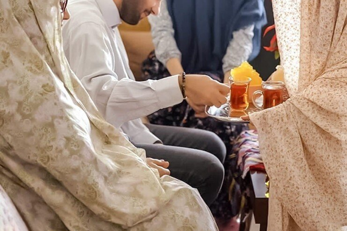آیا لازم است در همان جلسه خواستگاری، دختر عاشق پسر شود؟