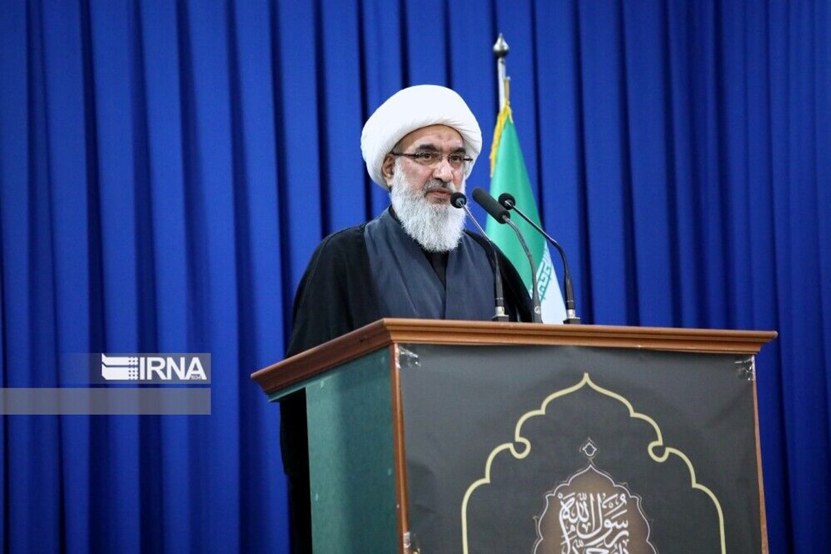 امام جمعه بوشهر:همه ظرفیت ها برای مقابله با جنگ نرم بکار گرفته شود