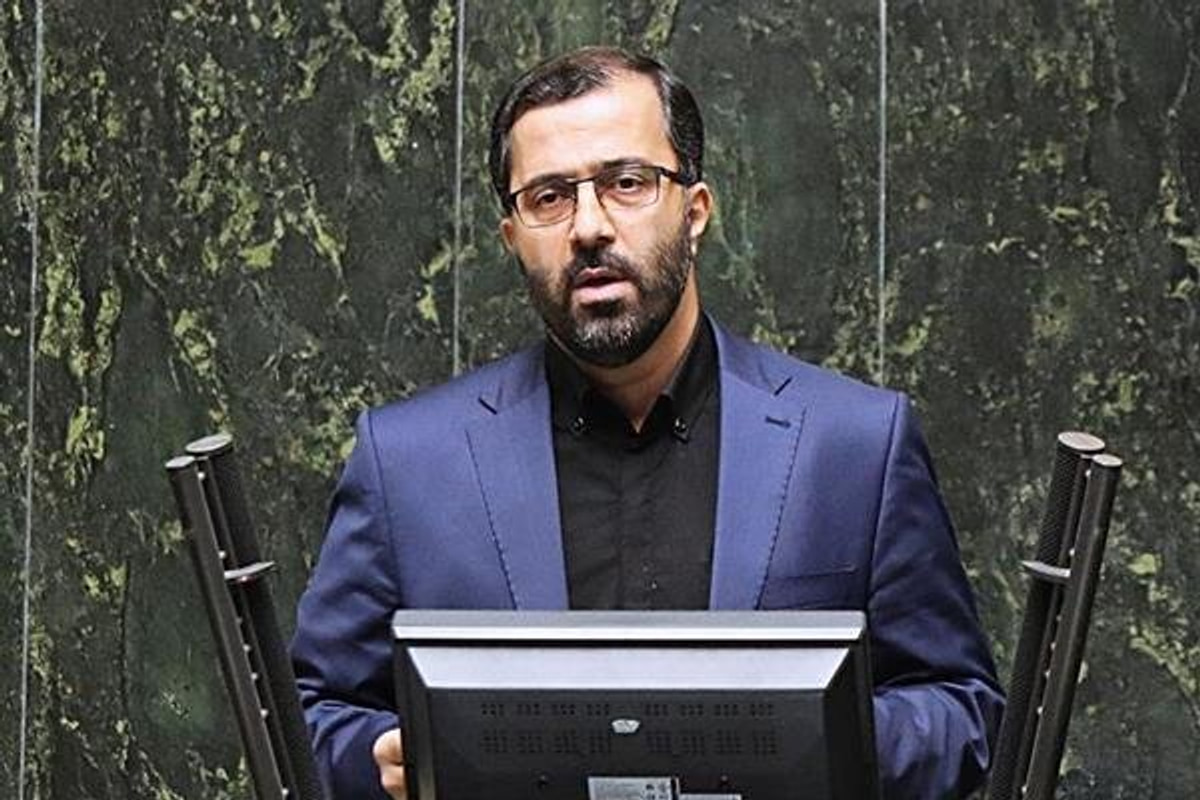 انتقاد یک نماینده  از جلسات مجازی مجلس؛ خلاف آیین نامه است/ شفتگی بازار قیمت‌ها و کارگران تعدیل شده را ما باید کجا از مسئولین پیگیری کنیم؟