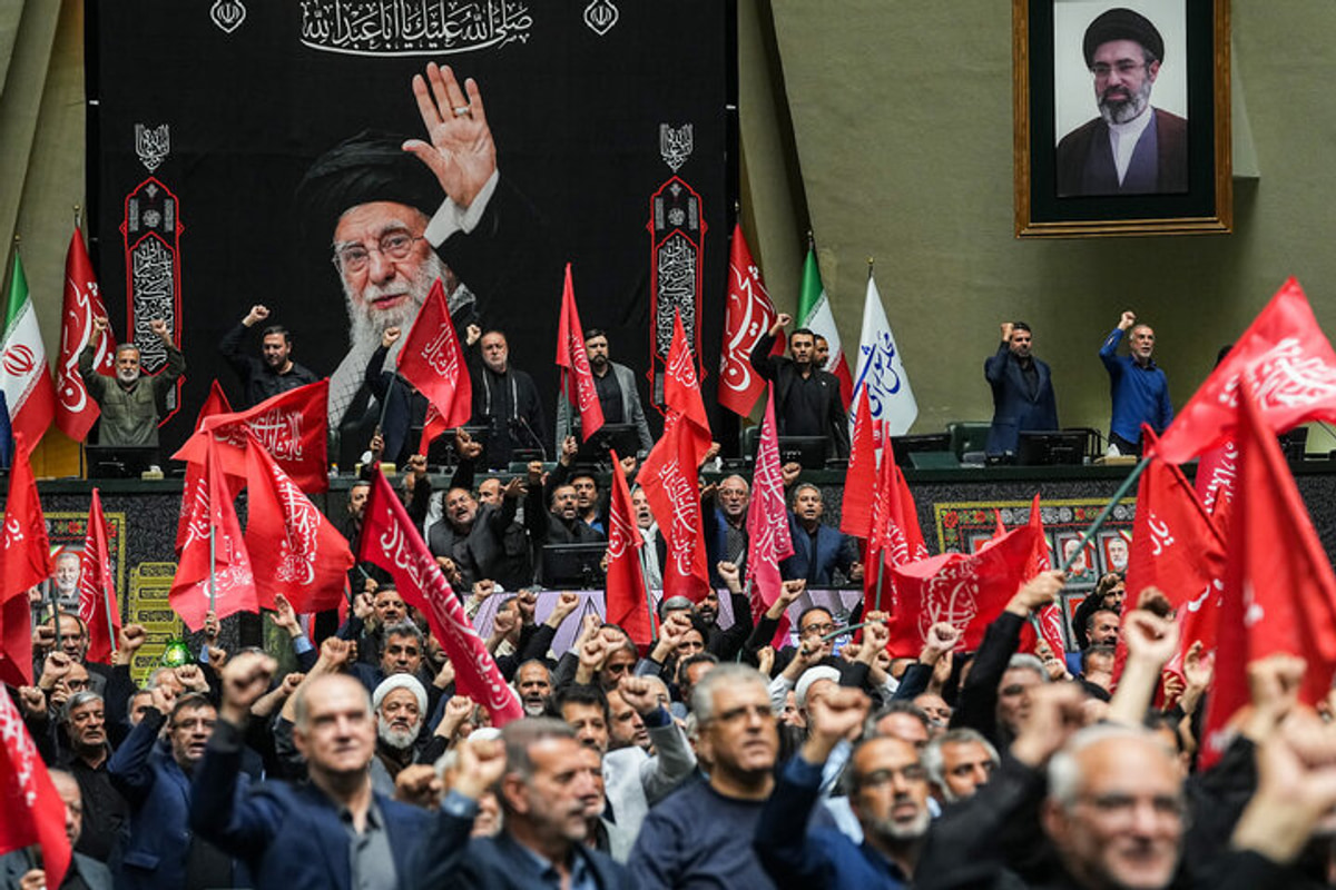 اولین دستور هفتگی مجلس بعد از جنگ ۴۰ روزه/ از بررسی طرح حمایت از اجتماعات و راهپیمایی‌ها تا اصلاح قانون به کارگیری سلاح توسط مامورین نیروهای مسلح