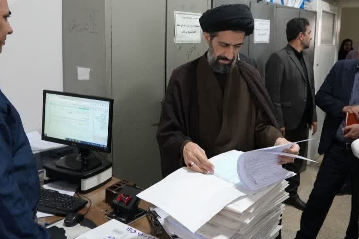 بازدید سرزده رئیس کل دادگستری استان کردستان از مجتمع محاکم حقوقی شهرستان سنندج