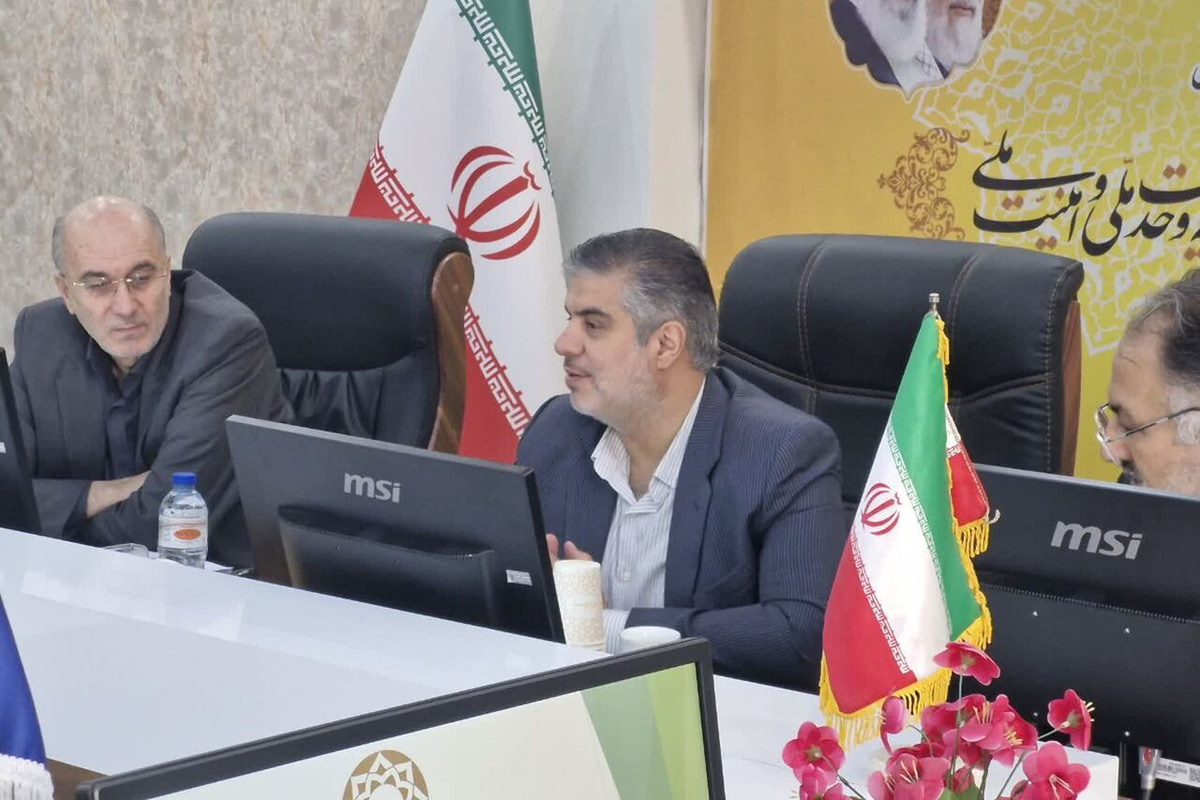 بانکهای استان مرکزی برای جذب منابع بنگاههای اقتصادی از پایتخت تلاش کنند