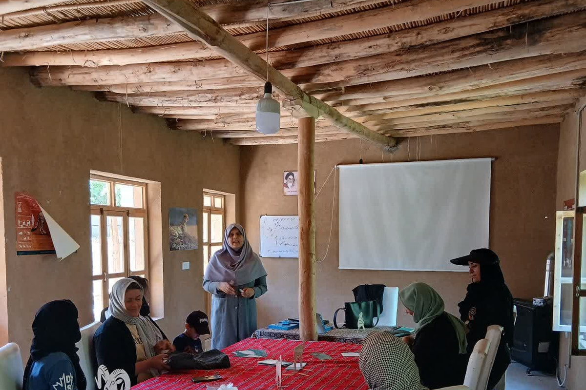 برگزاری کارگاه آموزش فرزندپروری برای ارتقای کیفیت زندگی در روستای هدف گردشگری قلعه‌بالا