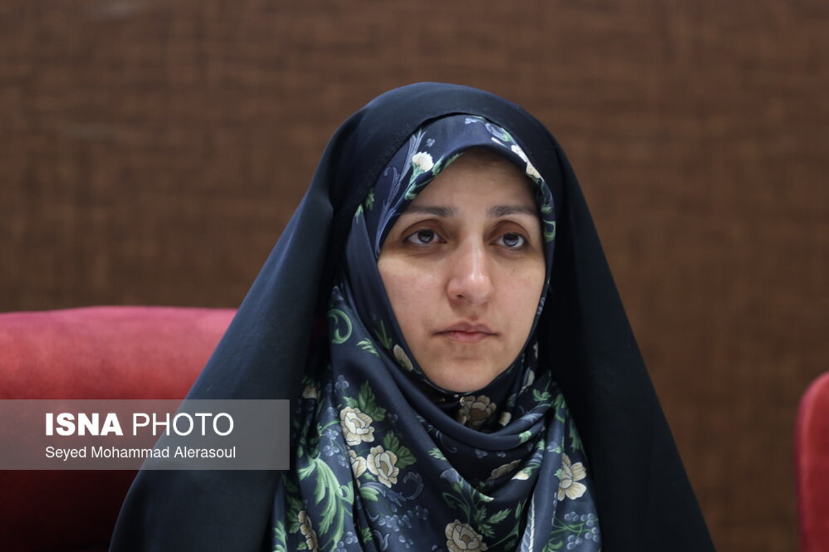 بهروزآذر: محکم کنار هم بایستیم تا روزهای سخت هرچه زودتر بگذرد