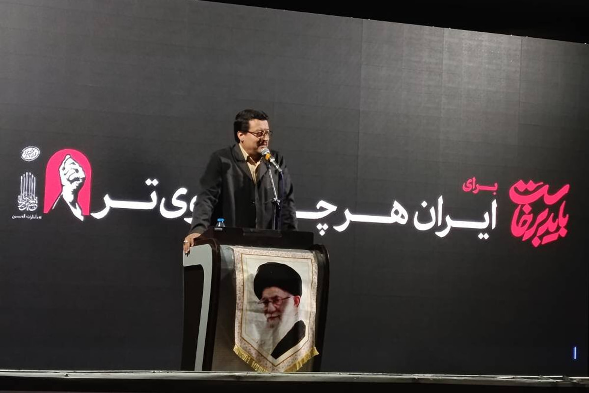 تحلیلگر مسائل سیاسی: مردم خادم و خائن را تشخیص می‌دهند