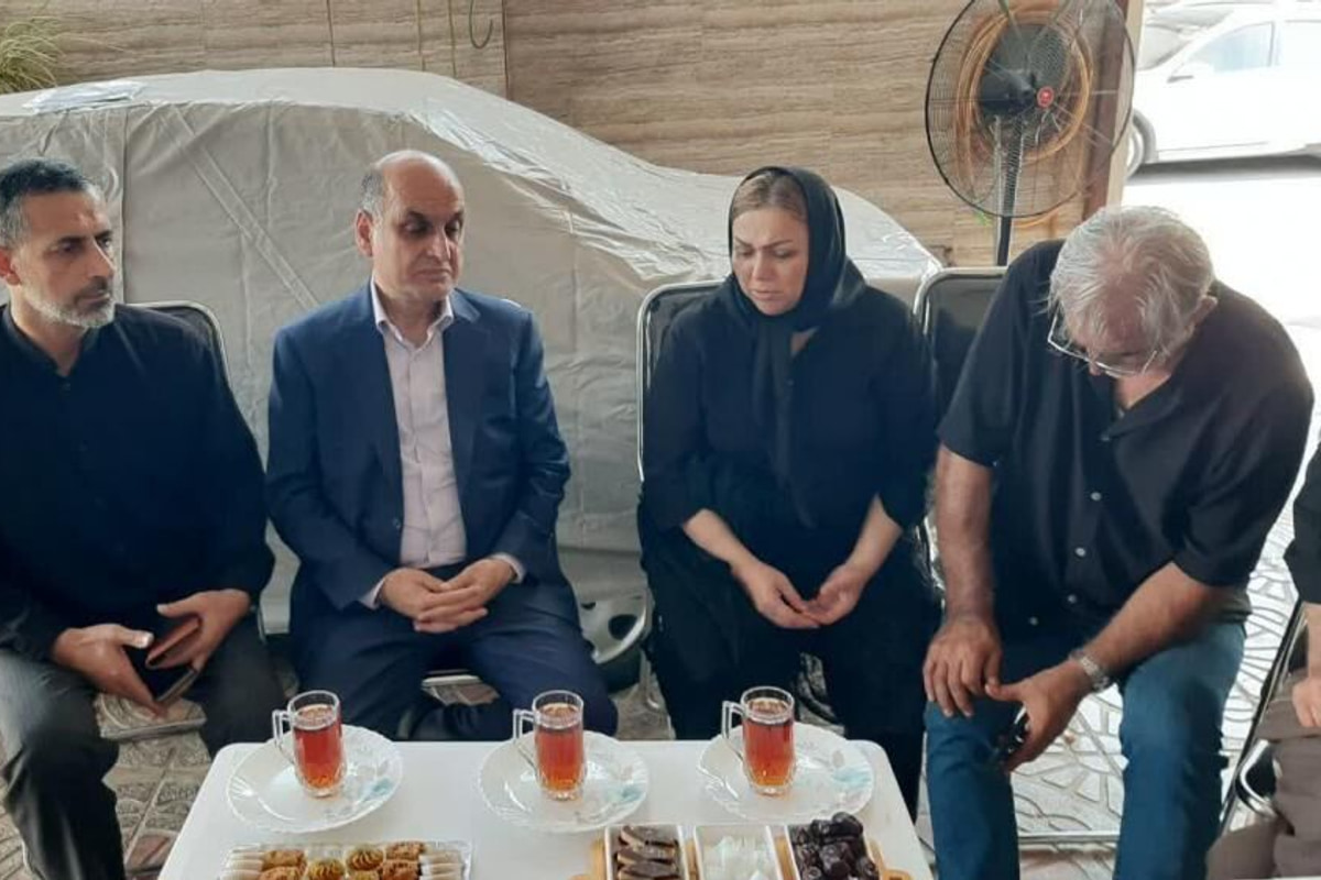 دیدار استاندار گیلان با خانواده دریانورد شهید نیما مرادی