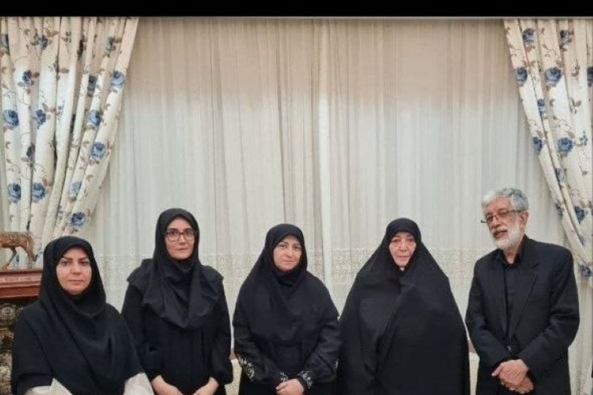 ‌ دیدار رییس سازمان حفاظت محیط زیست با خانواده شهیده «زهرا حداد عادل»