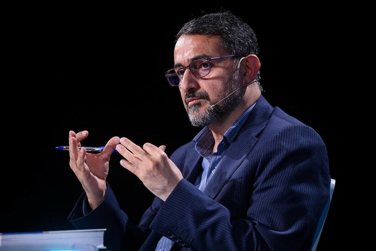 عضو کمیسیون امنیت ملی: سورپرایزها برای دشمن وحشی داریم/ قبلا سنتی ، قدیمی و کلاسیک می‌جنگیدیم اما حالا...