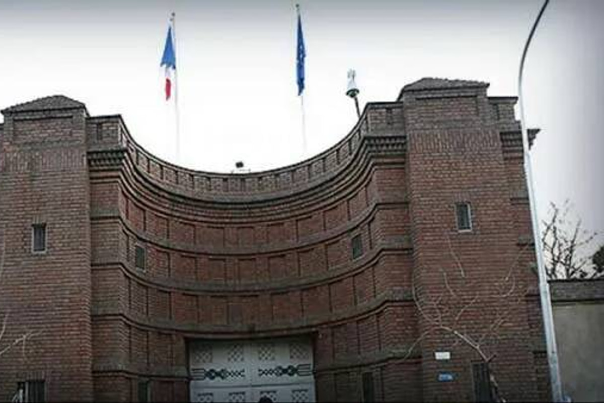 فرانسه دیپلماتهایش را از تهران خارج کرد