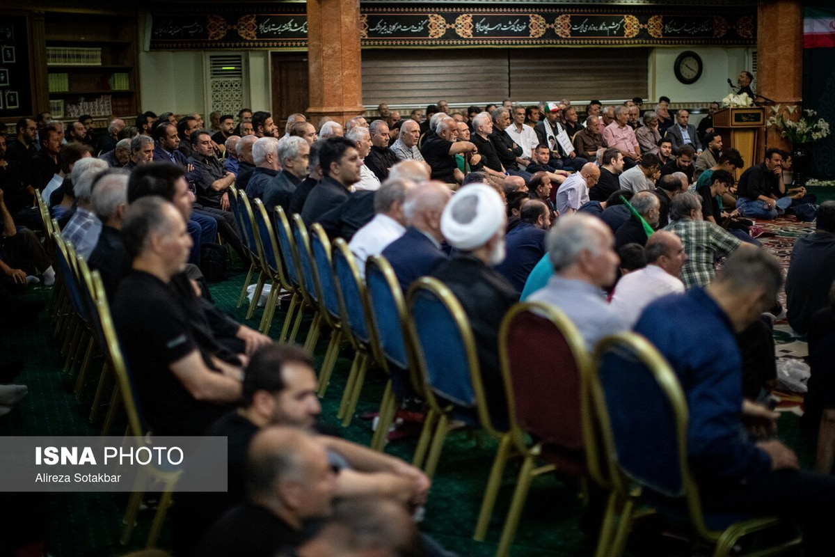 مراسم بزرگداشت رهبر شهید و خانواده ایشان/ از حضور وزیر اسبق اطلاعات تا معاون پزشکیان/حجتی کرمانی هم بود + تصاویر