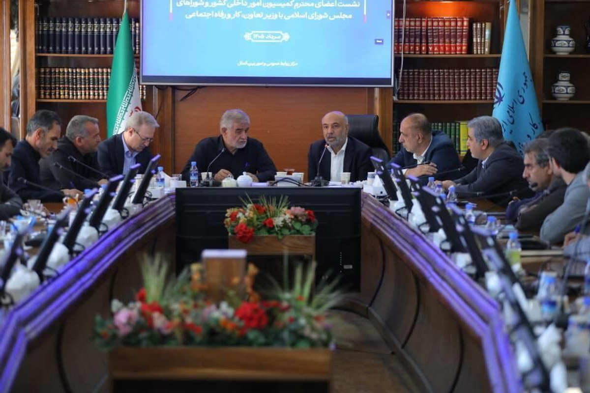 میدری: حمایت از معیشت مردم با همکاری دولت و مجلس دنبال می‌شود