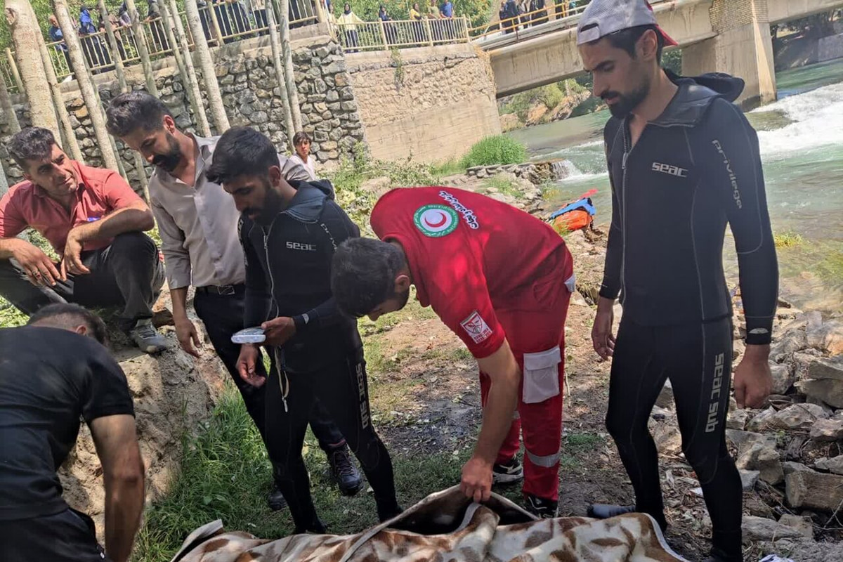 پیدا شدن پیکر جوان ۱۷ ساله پس از ۶ ساعت جست‌وجو در زاینده‌رود