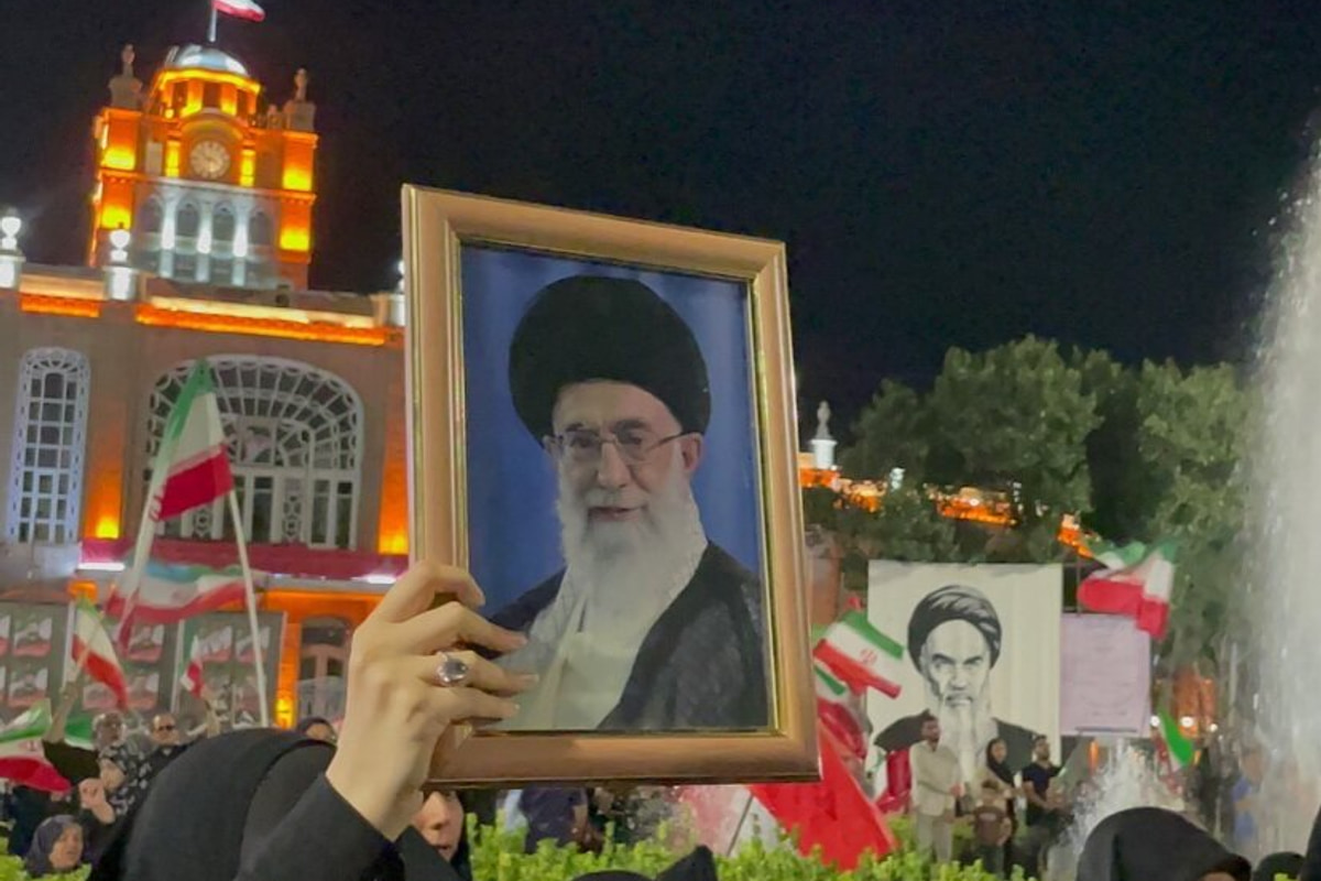 کاروان مردمی تبریز پس از اجتماع ۱۴۸ در بیعت بارهبری عازم جنوب ایران شد