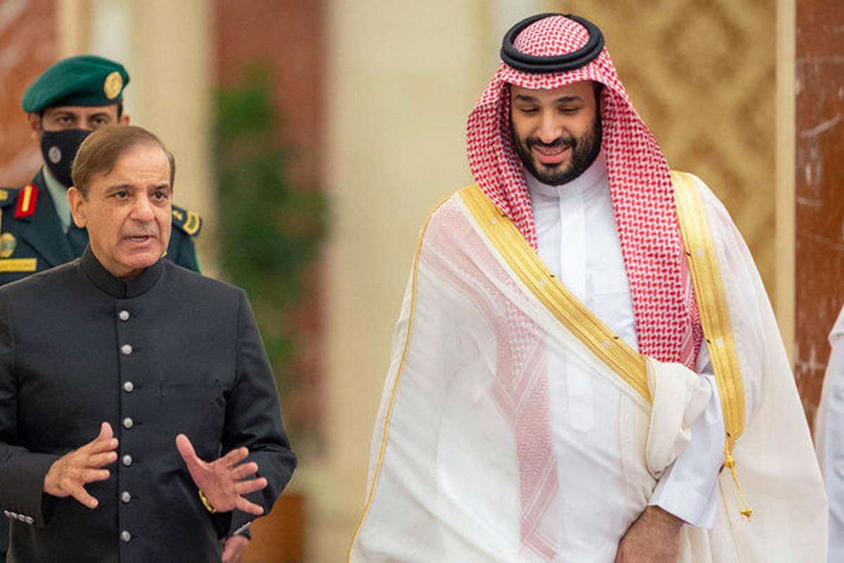 گفتگوی تلفنی نخست‌وزیر پاکستان و ولیعهد عربستان
