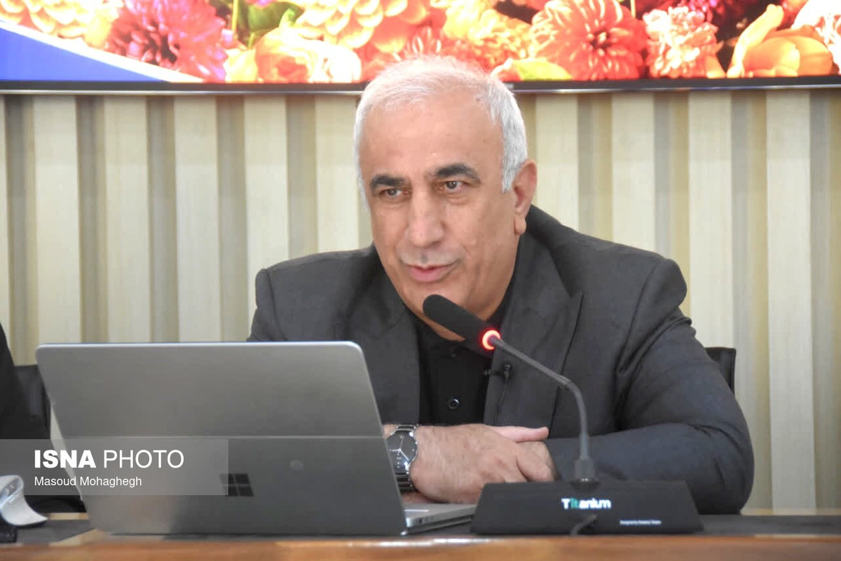 یک تولید کننده: اقتصاد ملی در کارخانه‌ها و بنگاه‌های تولیدی شکل می‌گیرد
